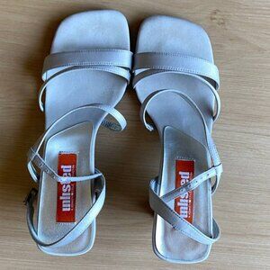 Unlisted Kenneth Cole Women Strappy Sandals Shoe Size 7 Silver Satin Vintage 90s